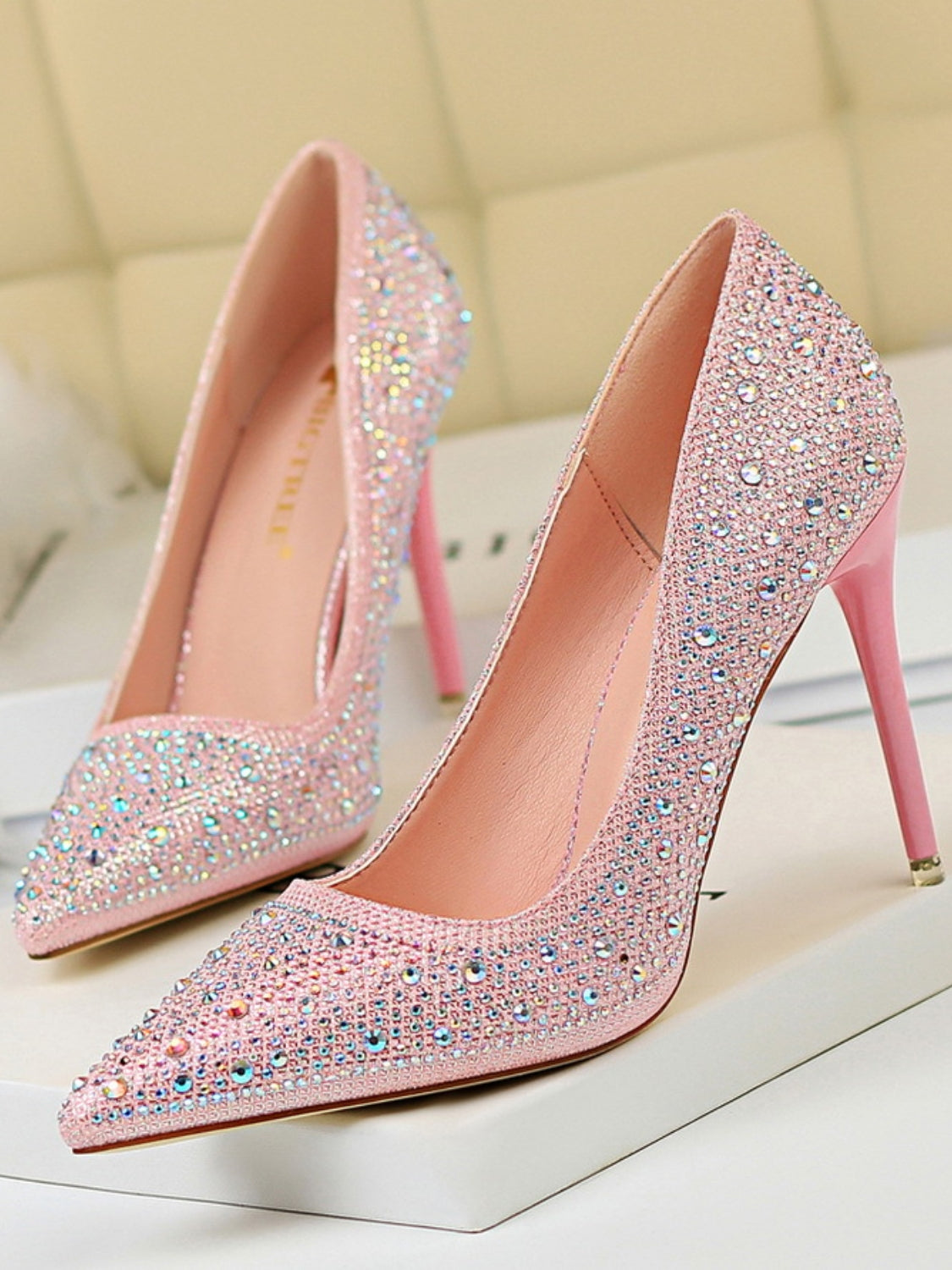 Point Toe Rhinestone Decor Stiletto Pumps.