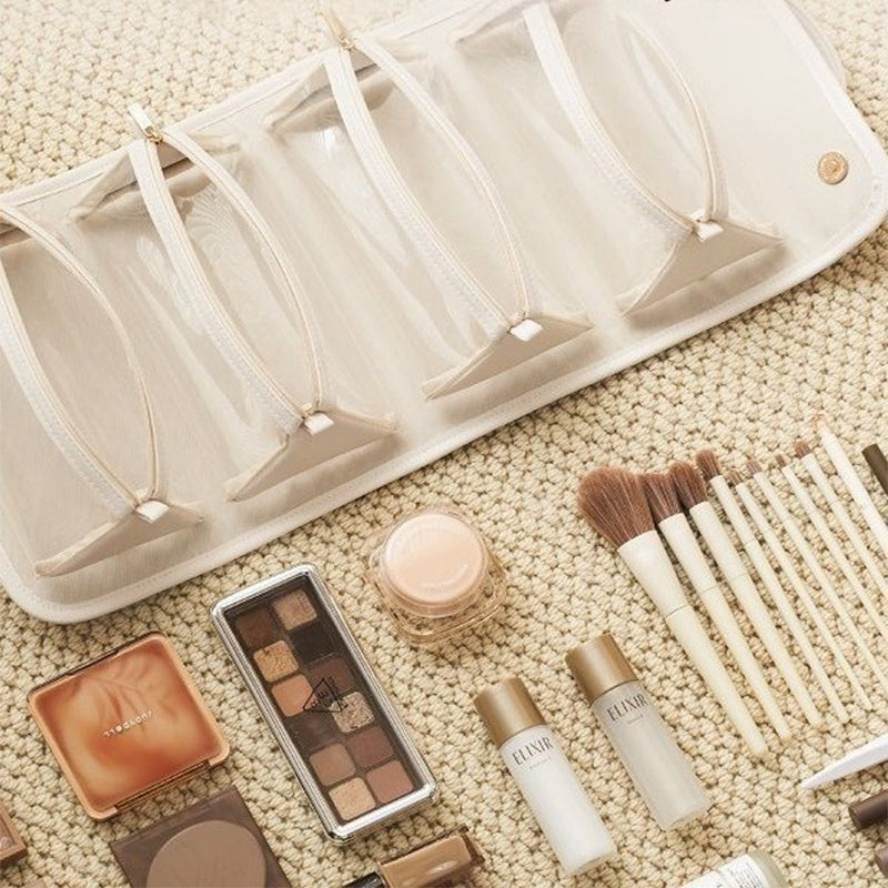 A stylish boss bag ready to conquer meetings and coffee runs – because even your accessories need a raise!