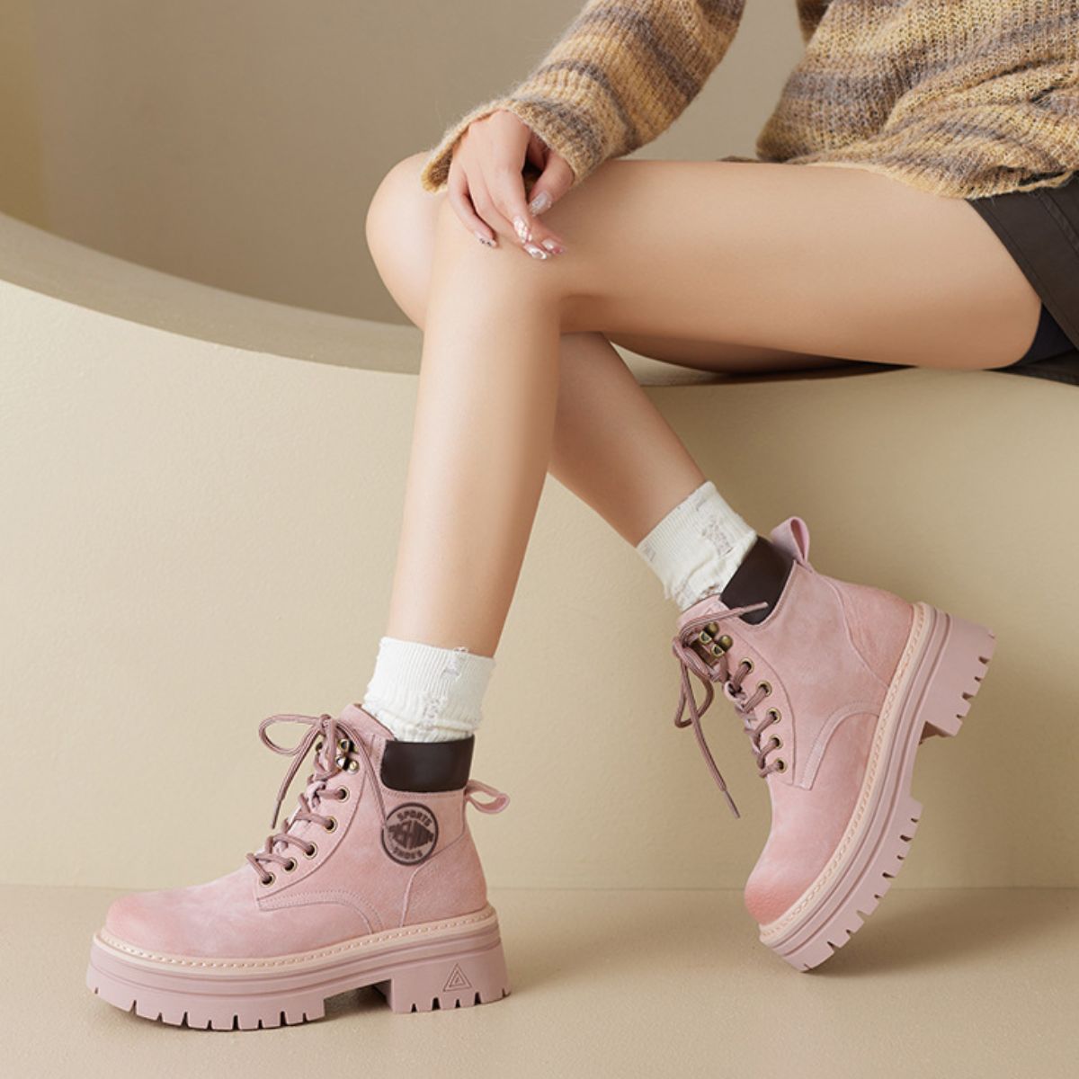 Trendy style boots perfect for any outfit, adding comfort and flair to your wardrobe this season!