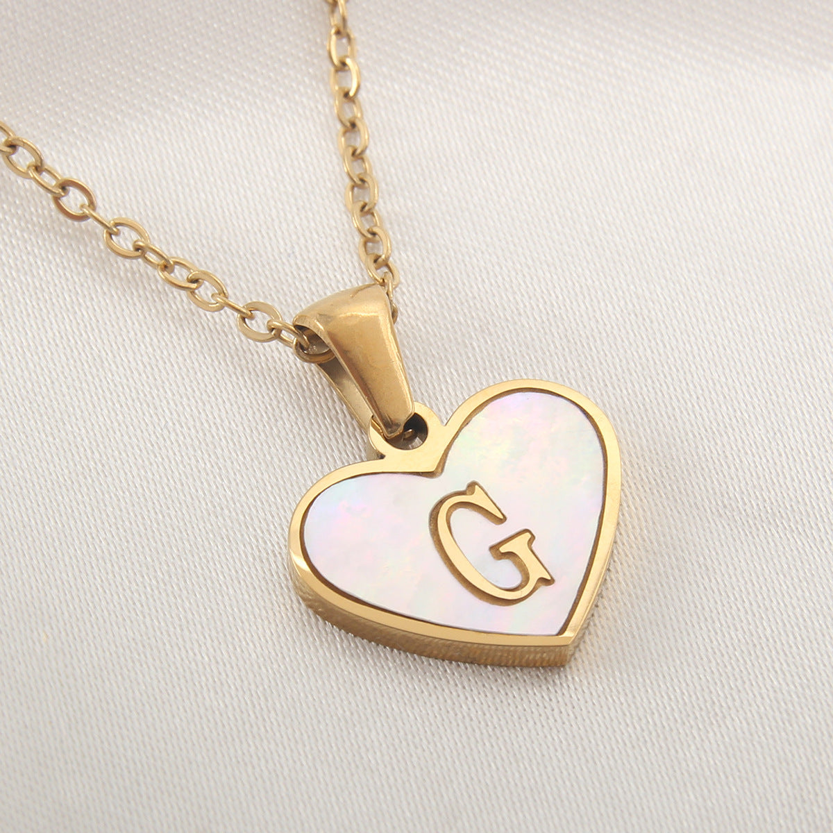 26 Letter Heart-shaped Necklace White Shell Love Clavicle Chain Fashion Personalized Necklace For Women Jewelry Valentine's Day A&S Collection
