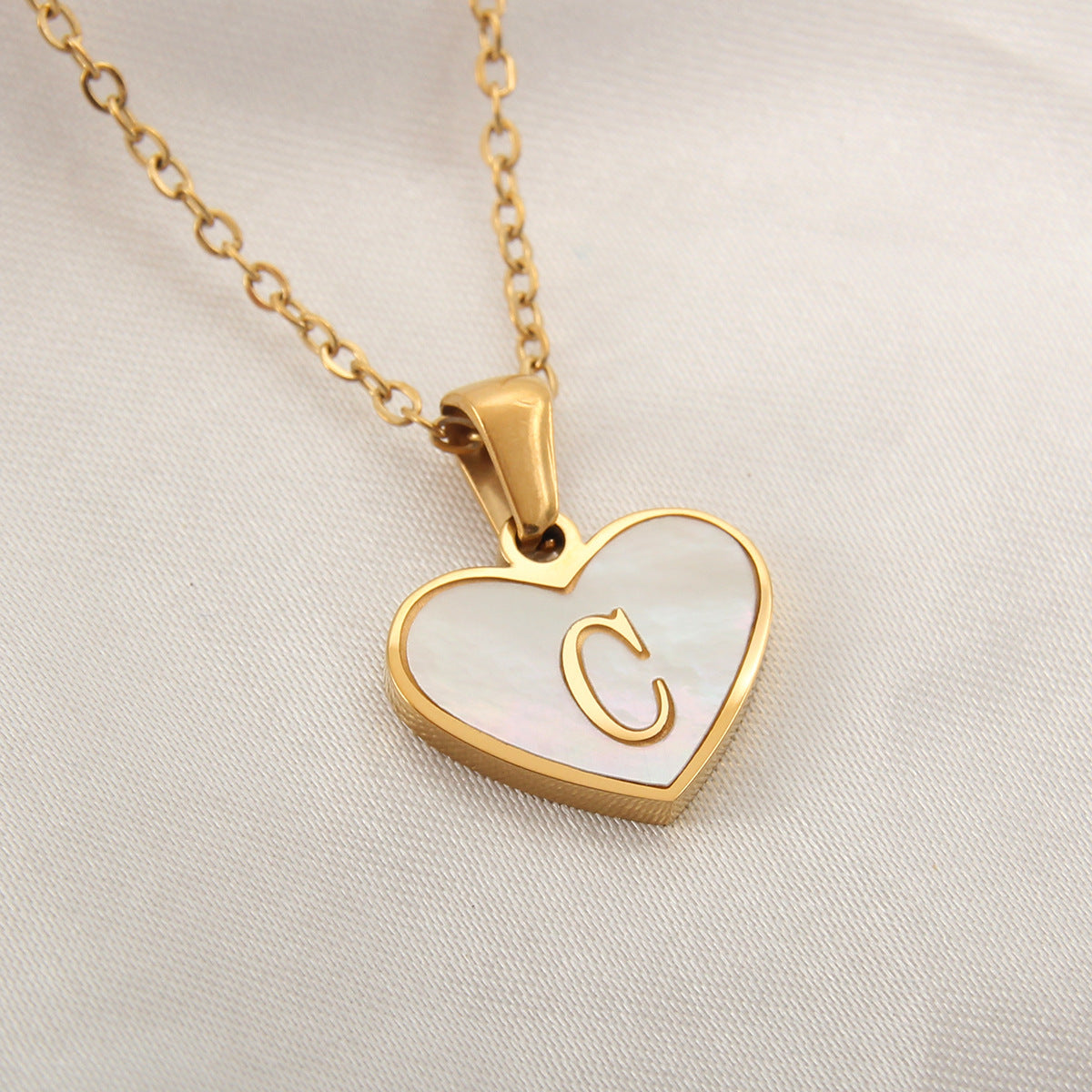 26 Letter Heart-shaped Necklace White Shell Love Clavicle Chain Fashion Personalized Necklace For Women Jewelry Valentine's Day A&S Collection