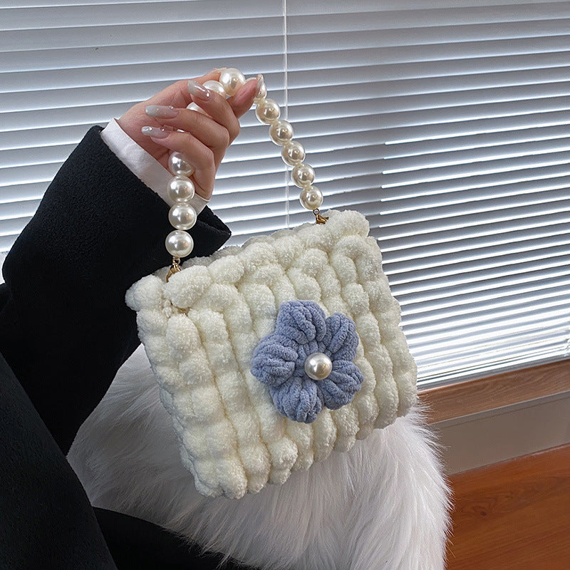 Charming hand-woven DIY bag: perfect gift for her. A&S Collection