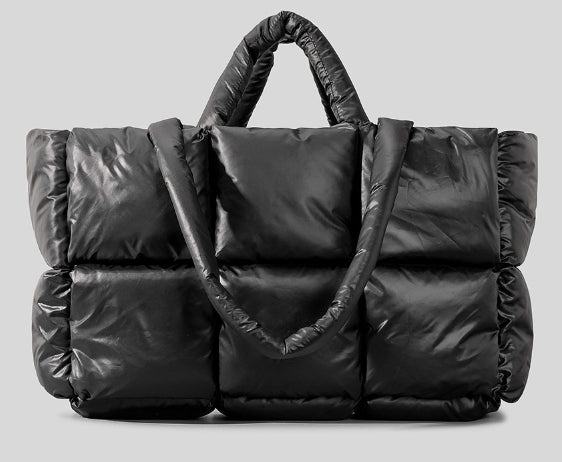 Elegant white puff tote: spacious, stylish, perfect for winter A&S Collection