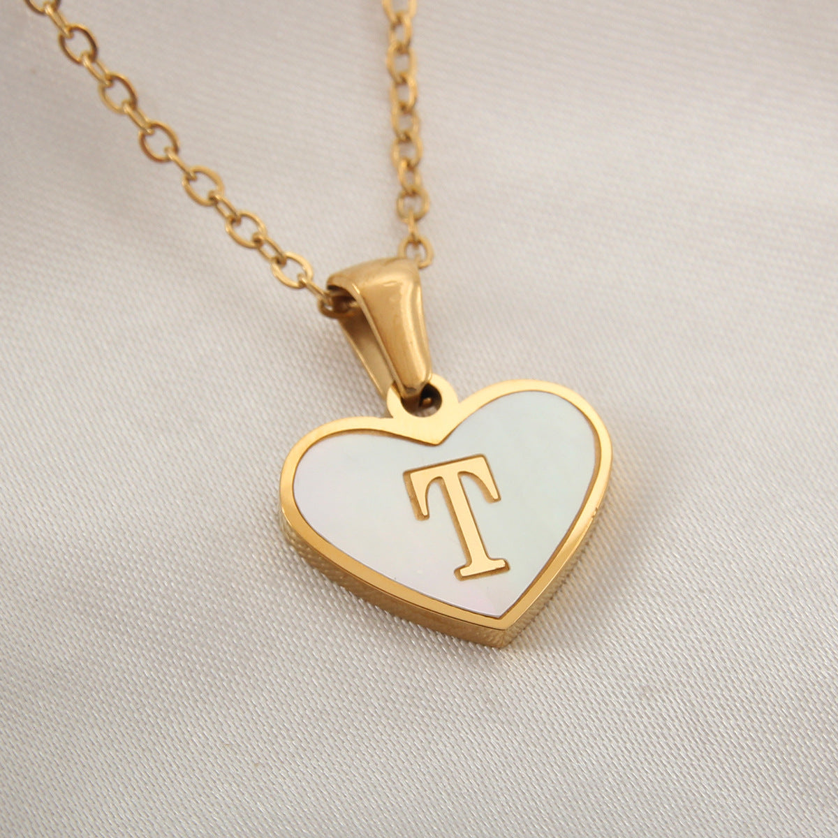 26 Letter Heart-shaped Necklace White Shell Love Clavicle Chain Fashion Personalized Necklace For Women Jewelry Valentine's Day A&S Collection