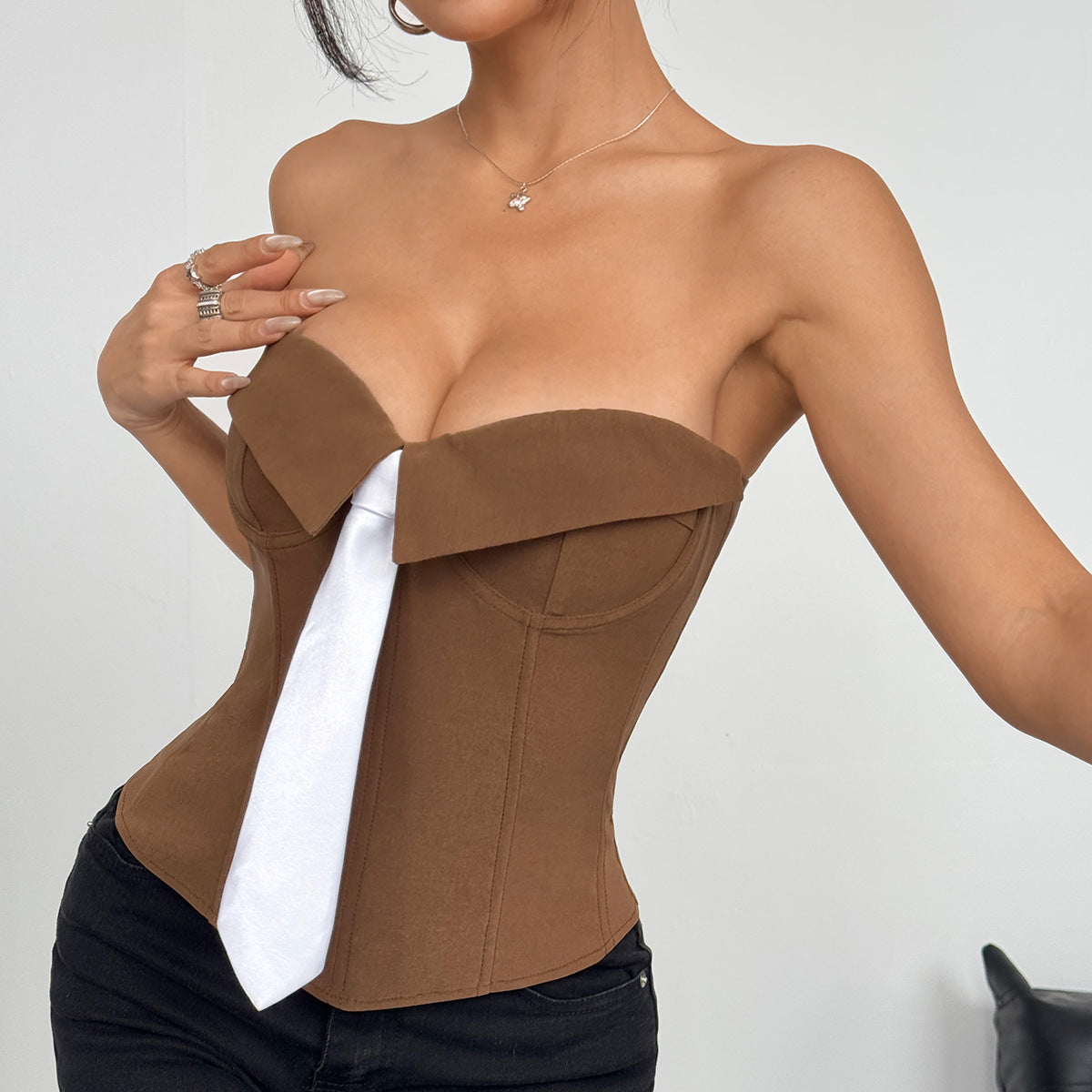 **Trendy Y2K bandeau vest—stylish and effortlessly chic for women.** CJ