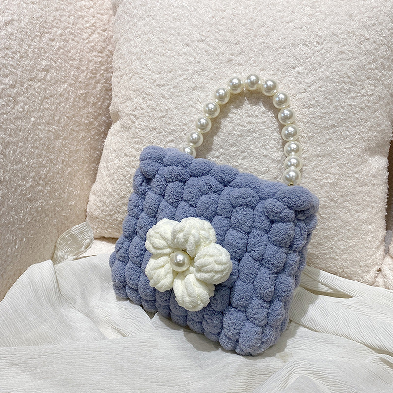 Charming hand-woven DIY bag: perfect gift for her. A&S Collection