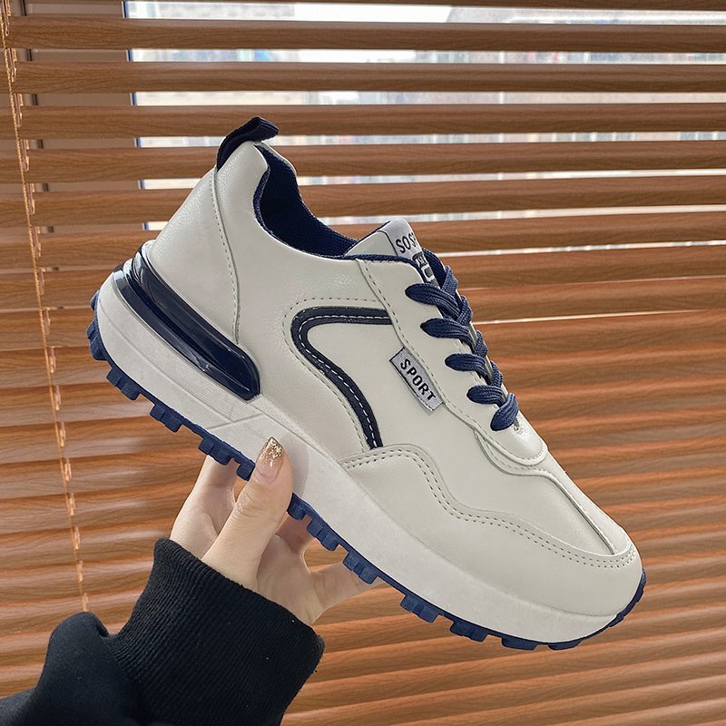 Forrest Gump-inspired sneakers: trendy all-white design, perfect for spring and a timeless academy style A&S Collection