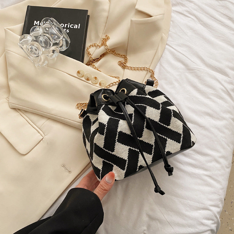 Elegant pleated bubble bag: chic, soft crossbody A&S Collection