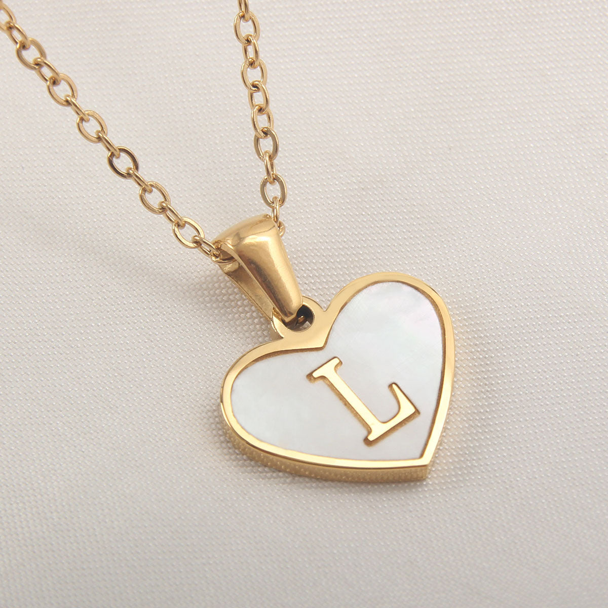 26 Letter Heart-shaped Necklace White Shell Love Clavicle Chain Fashion Personalized Necklace For Women Jewelry Valentine's Day A&S Collection