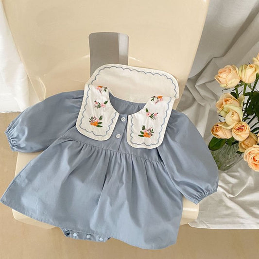 Charming baby outfit with a floral embroidered collar and blue beret A&S Collection