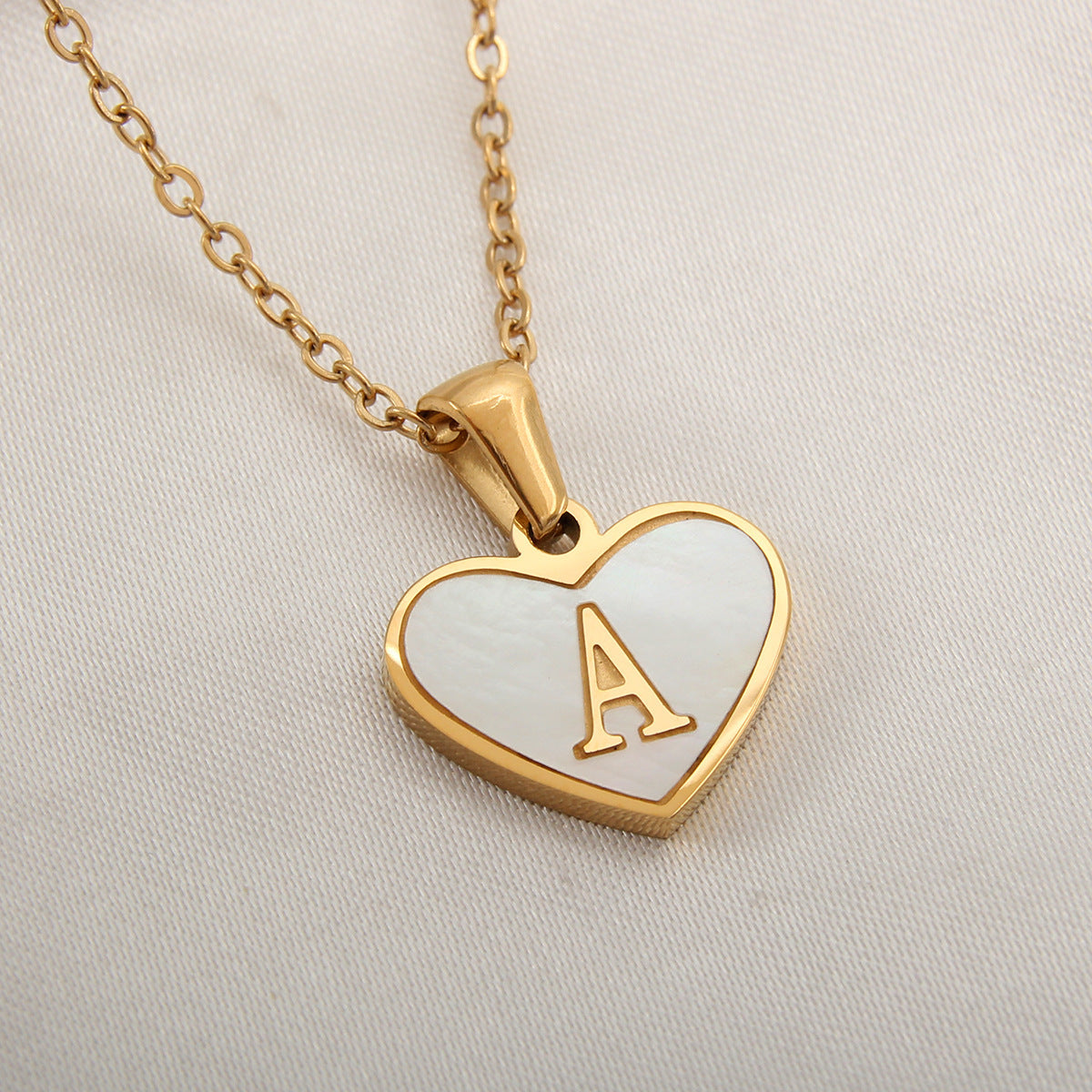 26 Letter Heart-shaped Necklace White Shell Love Clavicle Chain Fashion Personalized Necklace For Women Jewelry Valentine's Day A&S Collection