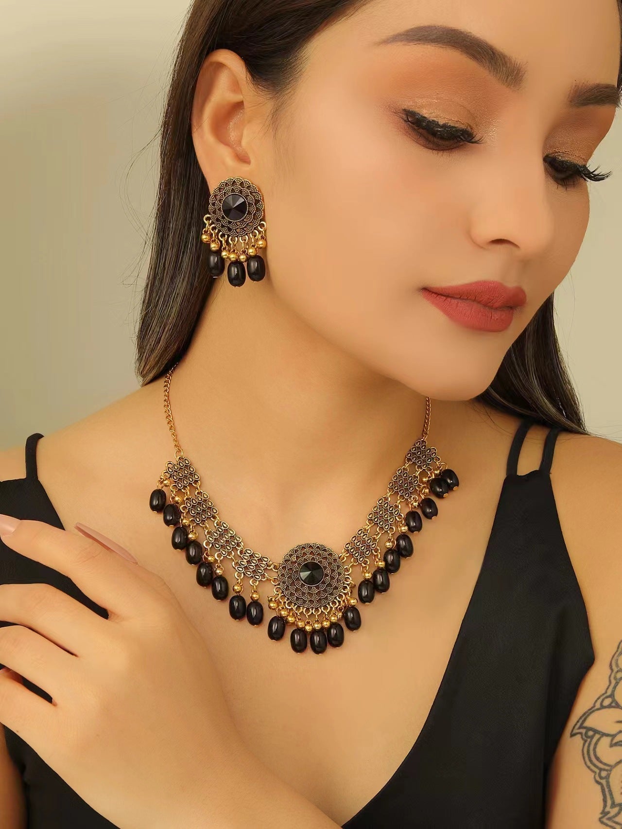 Retro Indian Style Necklace And Earrings Suite A&S Collection