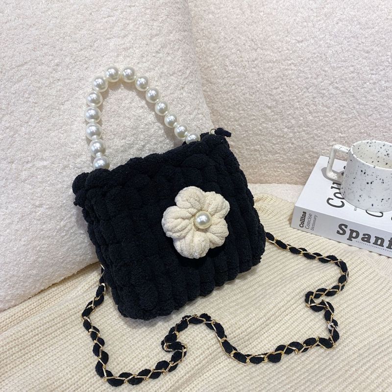 Charming hand-woven DIY bag: perfect gift for her. A&S Collection