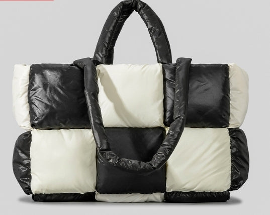Elegant white puff tote: spacious, stylish, perfect for winter A&S Collection