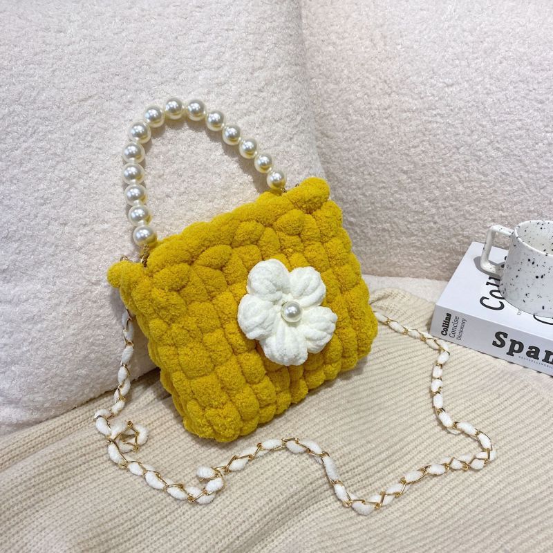 Charming hand-woven DIY bag: perfect gift for her. A&S Collection