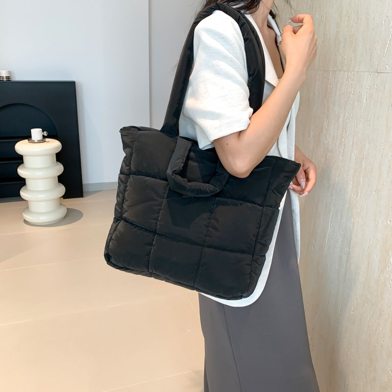 Chic plaid tote: spacious and stylish A&S Collection