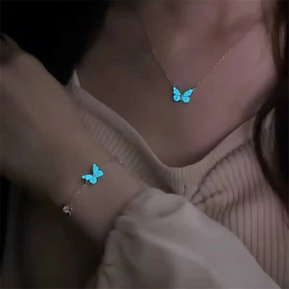 Glow-in-the-Dark Luminous Butterfly Jewelry Set: Stunning Blue Necklace and Bracelet Combo – Perfect Clavicle Chain Choker for Women’s Parties and Gifts" CJ