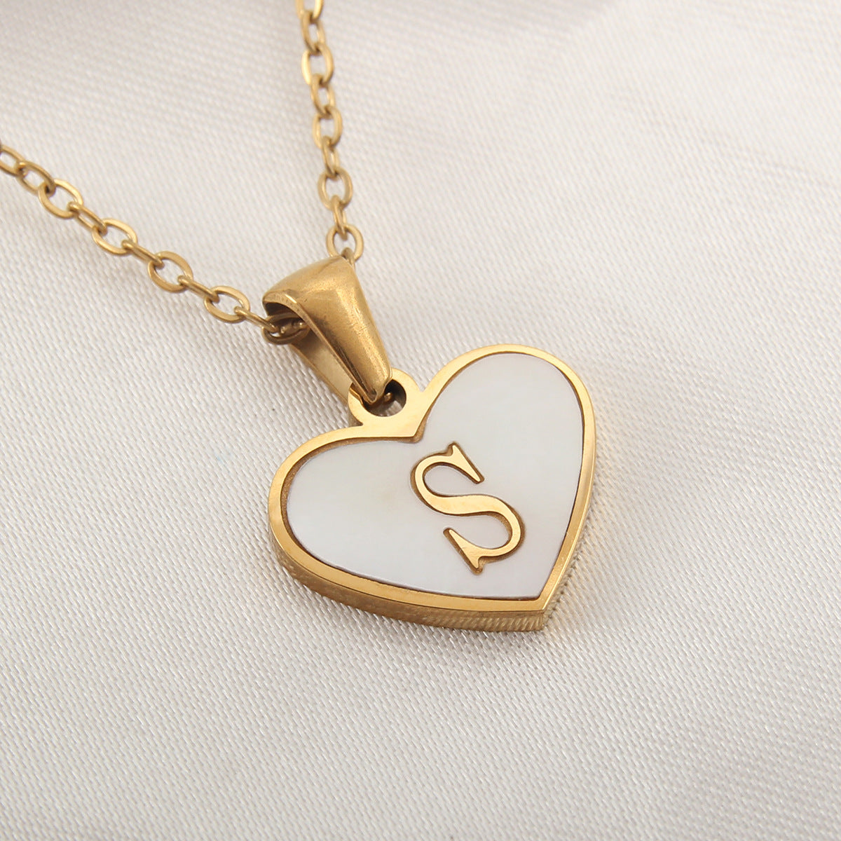 26 Letter Heart-shaped Necklace White Shell Love Clavicle Chain Fashion Personalized Necklace For Women Jewelry Valentine's Day A&S Collection
