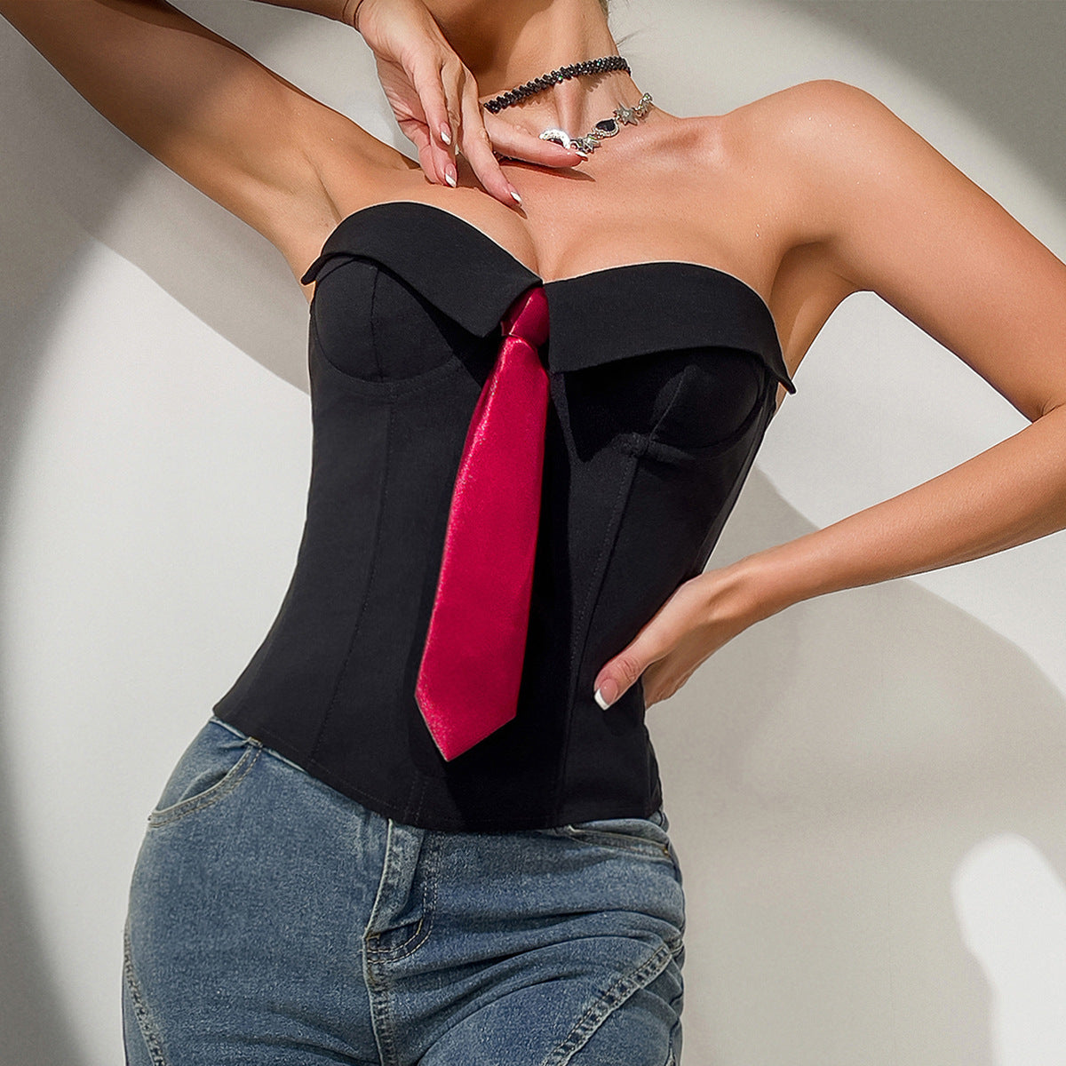**Trendy Y2K bandeau vest—stylish and effortlessly chic for women.** CJ