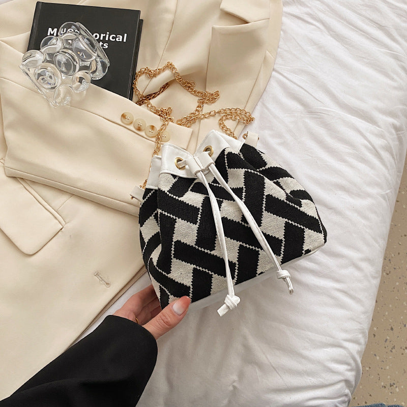 Elegant pleated bubble bag: chic, soft crossbody A&S Collection