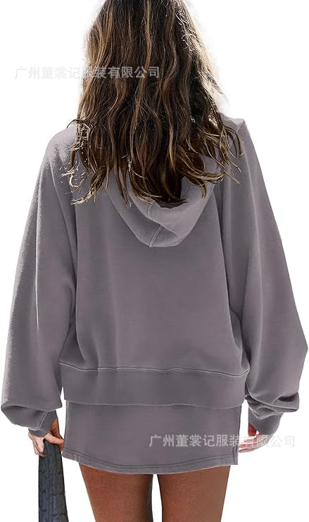 A two-piece set of a solid color long-sleeved hooded sweatshirt with a ribbed hem and a zipper Hypersku